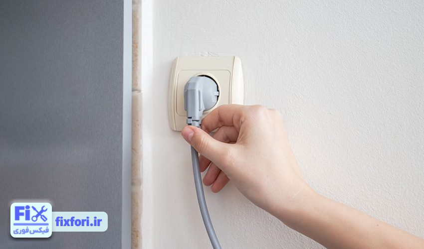 استفاده نکردن از محافظ برق در حین روشن کردن لباسشویی