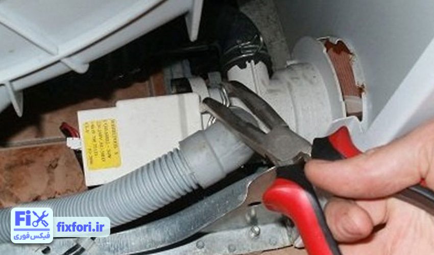 انسداد در مسیر تخلیه آب