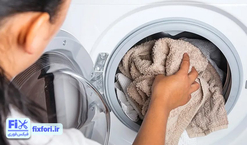 بررسی بار لباس‌ها لباسشویی