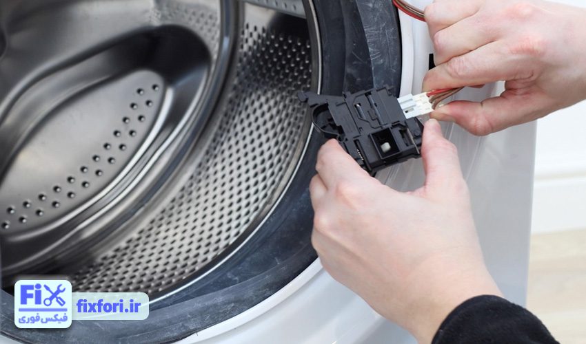 باز نشدن درب